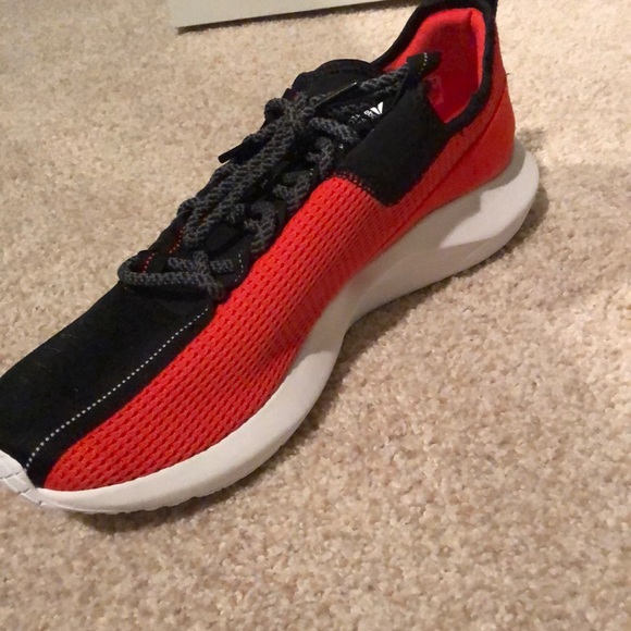 Reebox Sole Fury “Black Red” - Picture 2 of 8